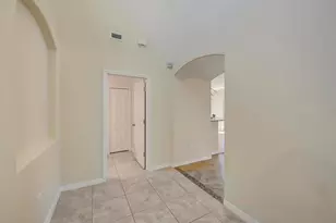 1902 Hawks View Dr, Ruskin, FL 33570 - Photo 5