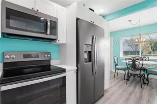 11201 80th Ave, Seminole, FL 33772 - Photo 13