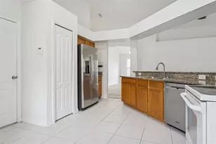 31351 Kirkshire Ct, Wesley Chapel, FL 33543 - Photo 7