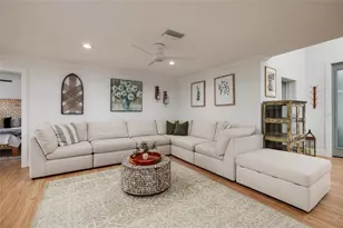 120 97th Ave NE, Saint Petersburg, FL 33702 - Photo 9