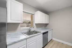 7338 Spring Hill Dr, Spring Hill, FL 34606 - Photo 9