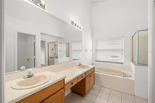 10246 Timberland Point Dr, Tampa, FL 33647 - Photo 15