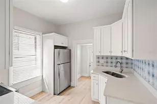 2113 W Cherry St, Tampa, FL 33607 - Photo 9