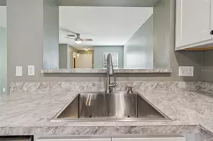 8707 Sheldon Creek Blvd, Tampa, FL 33615 - Photo 15