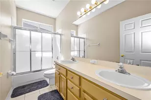 2225 Longmore Cir, Valrico, FL 33596 - Photo 31