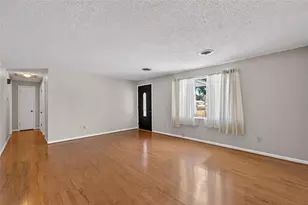 7333 Andre Dr, Zephyrhills, FL 33541 - Photo 5