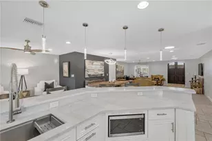 1963 Michigan Ave NE, Saint Petersburg, FL 33703 - Photo 17