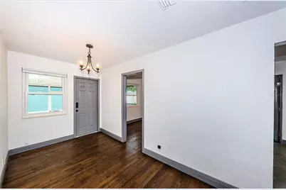 618 40th Avenue N, Saint Petersburg, FL 33703 - Photo 5