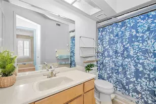 105 Peterson Ln, Palm Harbor, FL 34683 - Photo 31