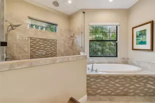 2906 W Hawthorne Rd, Tampa, FL 33611 - Photo 25