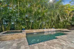 2906 W Hawthorne Rd, Tampa, FL 33611 - Photo 39