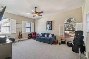 2906 W Hawthorne Rd, Tampa, FL 33611 - Photo 37