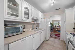 5217 81st St N, Saint Petersburg, FL 33709 - Photo 13