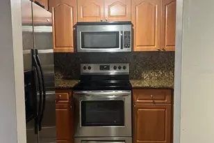 5931 W 16th Ln, Hialeah, FL 33012 - Photo 25