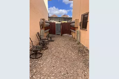 5931 W 16th Lane #10, Hialeah, FL 33012 - Photo 37