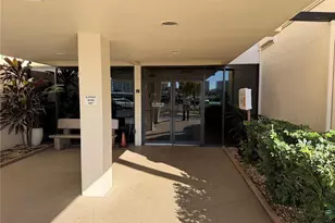 7400 Sun Island Dr S, South Pasadena, FL 33707 - Photo 3