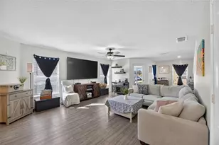 5335 New Friendship Pl, Tampa, FL 33619 - Photo 7