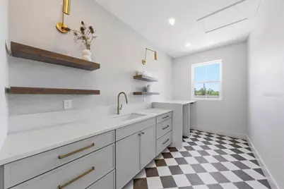 5130 Dartmouth Avenue N, Saint Petersburg, FL 33710 - Photo 5