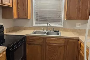 1721 Darlington Dr, Tampa, FL 33619 - Photo 7