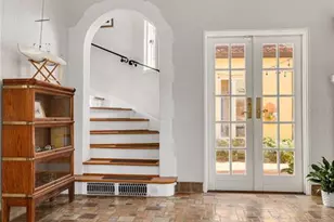 438 Villa Grande Ave S, Saint Petersburg, FL 33707 - Photo 17