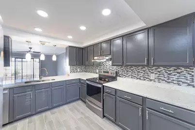 16076 Dawnview Drive, Tampa, FL 33624 - Photo 9