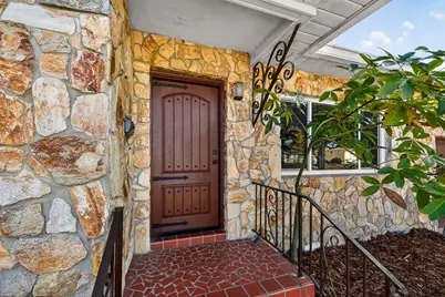 1210 46th Avenue N, Saint Petersburg, FL 33702 - Photo 3