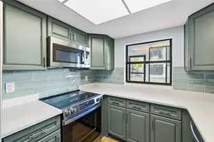 1 Windrush Blvd, Indian Rocks Beach, FL 33785 - Photo 9