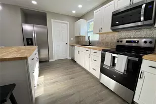 12704 Lacey Dr, New Port Richey, FL 34654 - Photo 7