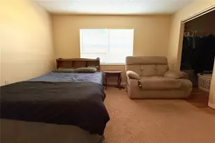 4705 Serena Dr, Tampa, FL 33617 - Photo 13