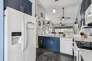 4210 Caddie Dr E, Bradenton, FL 34203 - Photo 15