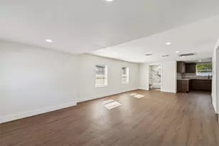 9412 N Brooks St, Tampa, FL 33612 - Photo 5