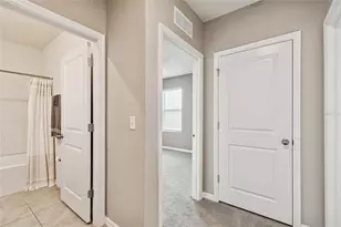 5221 Hillside Mdw Pl, Tampa, FL 33610 - Photo 11