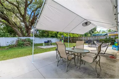 4210 E Sandalwood Circle S, Tampa, FL 33617 - Photo 23