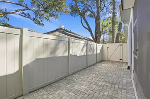 4617 Whispering Park Ln, Tampa, FL 33614 - Photo 53