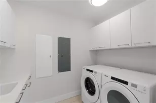 275 1st Ave S, Saint Petersburg, FL 33701 - Photo 11