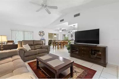 3143 37th Lane S #B, Saint Petersburg, FL 33711 - Photo 5
