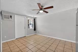 6401 31st St N, Saint Petersburg, FL 33702 - Photo 3