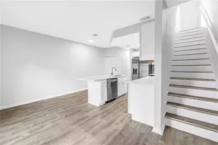 4330 Tyler Cir N, Saint Petersburg, FL 33709 - Photo 11