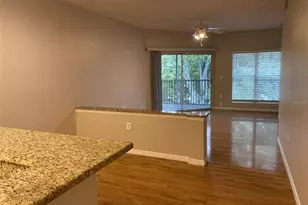 10028 Strafford Oak Ct, Tampa, FL 33624 - Photo 5