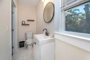 945 13th St N, Saint Petersburg, FL 33705 - Photo 33