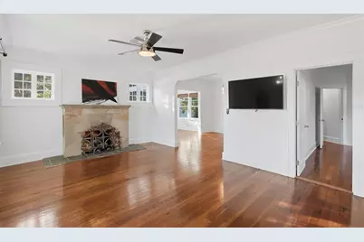 2059 Burlington Avenue N, Saint Petersburg, FL 33713 - Photo 3