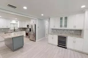 9016 Hogans Bend, Tampa, FL 33647 - Photo 3