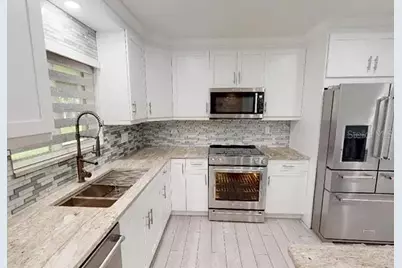 9016 Hogans Bend, Tampa, FL 33647 - Photo 5