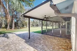 9016 Hogans Bend, Tampa, FL 33647 - Photo 19