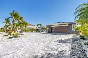 795 Capri Blvd, Treasure Island, FL 33706 - Photo 3