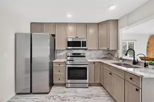 14198 89th Ave, Seminole, FL 33776 - Photo 7