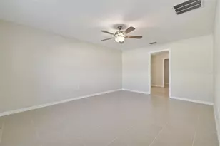 15709 Demory Point Pl, Sun City Center, FL 33573 - Photo 9