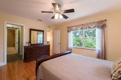 135 17th Avenue N, Saint Petersburg, FL 33704 - Photo 15