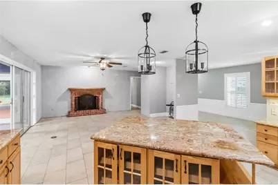 5304 Rosecrest Circle, Tampa, FL 33617 - Photo 5