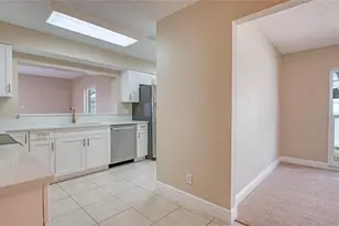 4017 Braesgate Ln, Tampa, FL 33624 - Photo 13